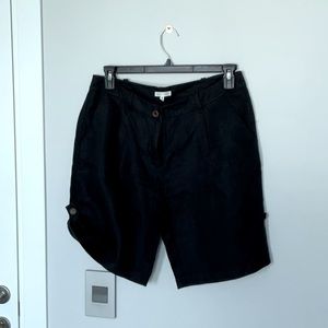 NWOT Eileen Fisher women’s city shorts . Black linen . Size 10.